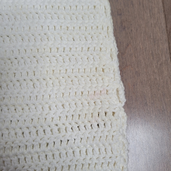 Hand knit white sleeveless top - Picture 10 of 10